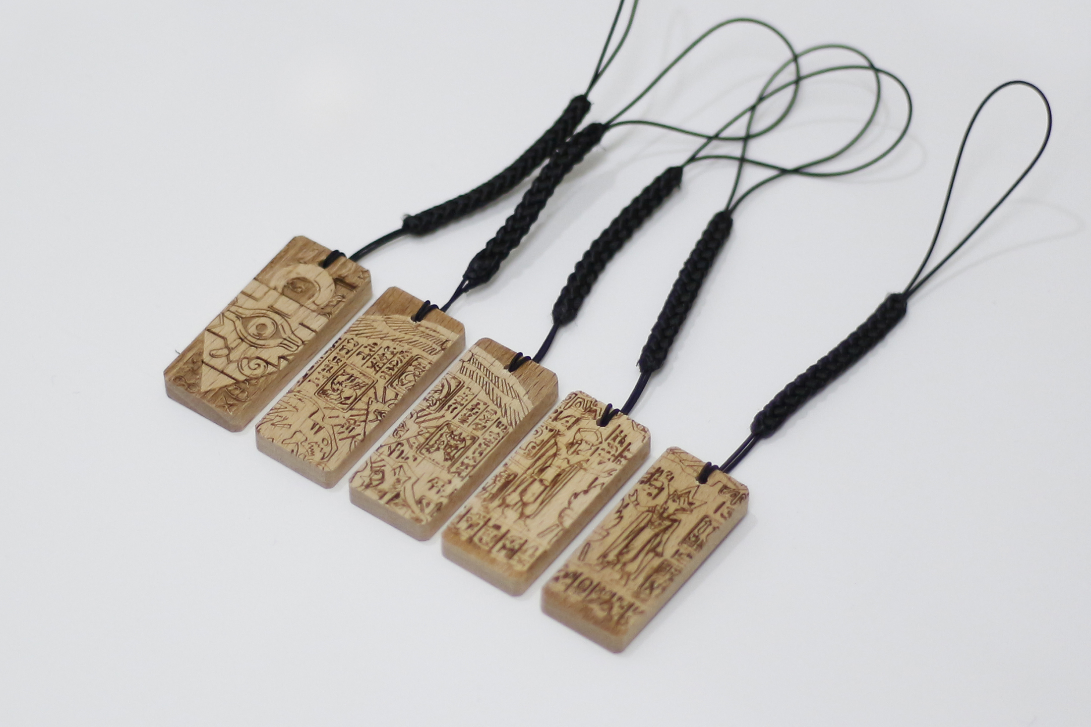 粉碎！玉碎！大喝采！XRAGE 仲間 X 遊戲王聯名強勢登場，這麼多青眼白龍，讓人選擇障礙啦！