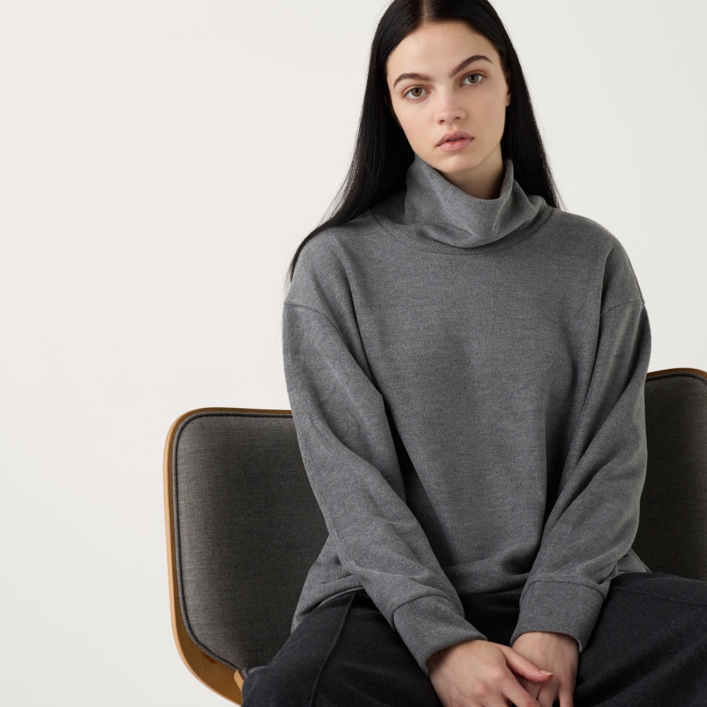 官方祭出一萬件免費體驗！ UNIQLO 2024 秋冬新品— 柔軟針織刷毛T恤 舒適新登場！