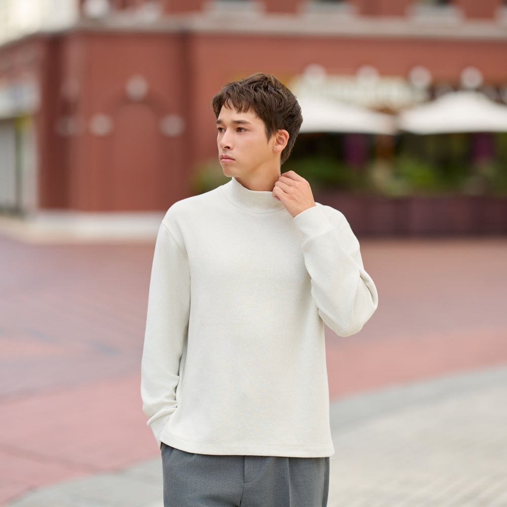 官方祭出一萬件免費體驗！ UNIQLO 2024 秋冬新品— 柔軟針織刷毛T恤 舒適新登場！