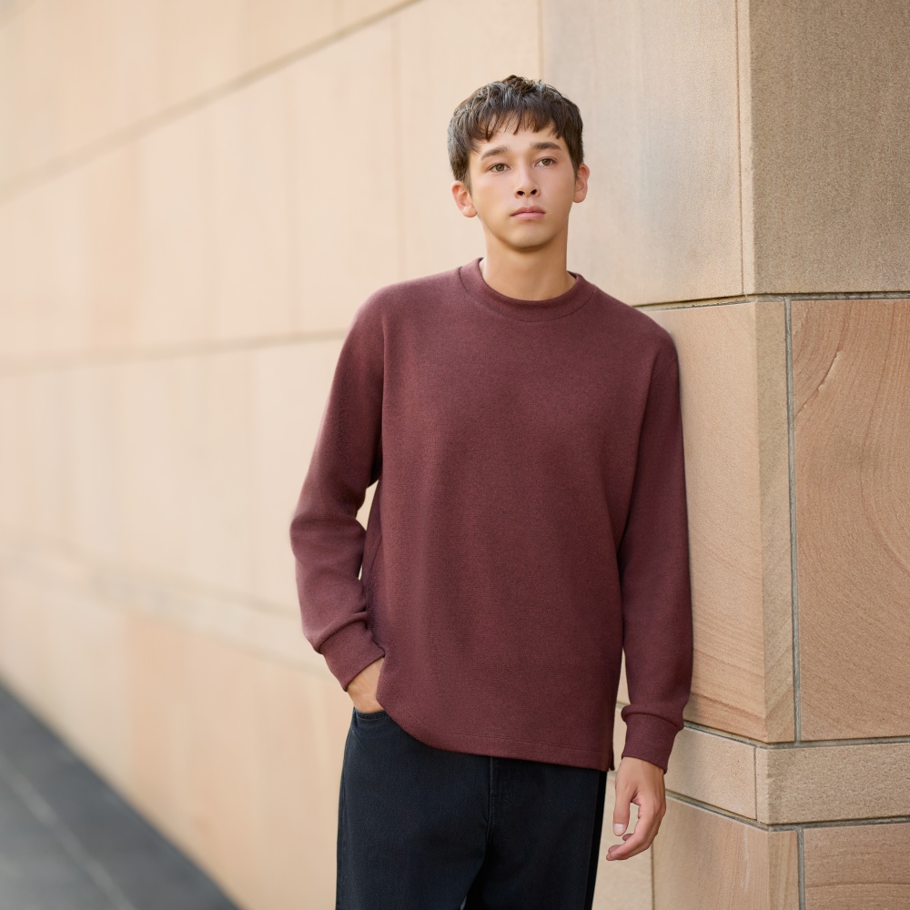 UNIQLO 2024 秋冬新品— 柔軟針織刷毛T恤 舒適新登場！