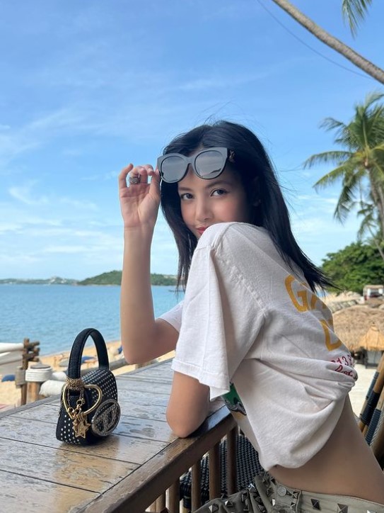 Lisa 個人見面會粉絲嗨翻！大嗑蔥抓餅、珍珠奶茶，時間僅 80 分鐘掀兩派討論！