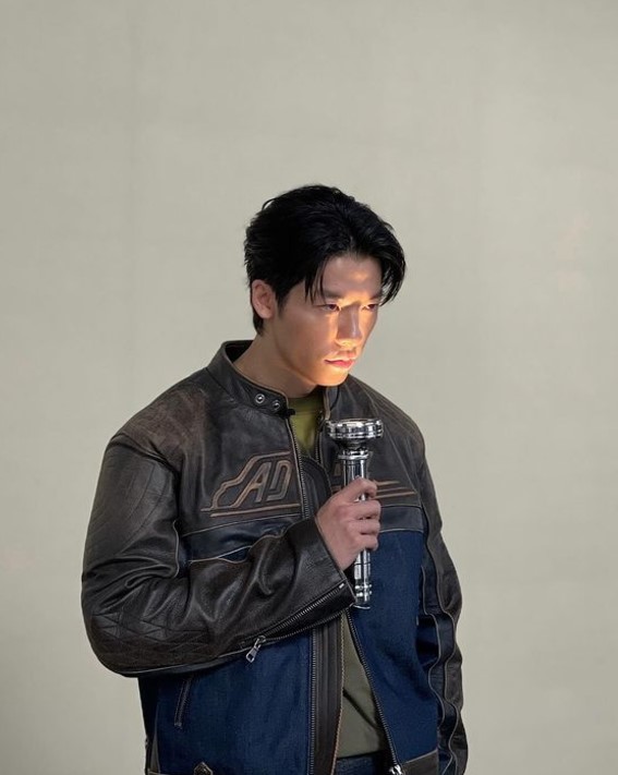 國民男友許光漢將露面！請假獲准確認出席金馬獎　頂「大頭兵髮型」現身