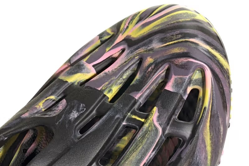 平替版本？adidas 推出充滿「YEEZY 味」的 Lightblaze Moc 全新鞋款系列