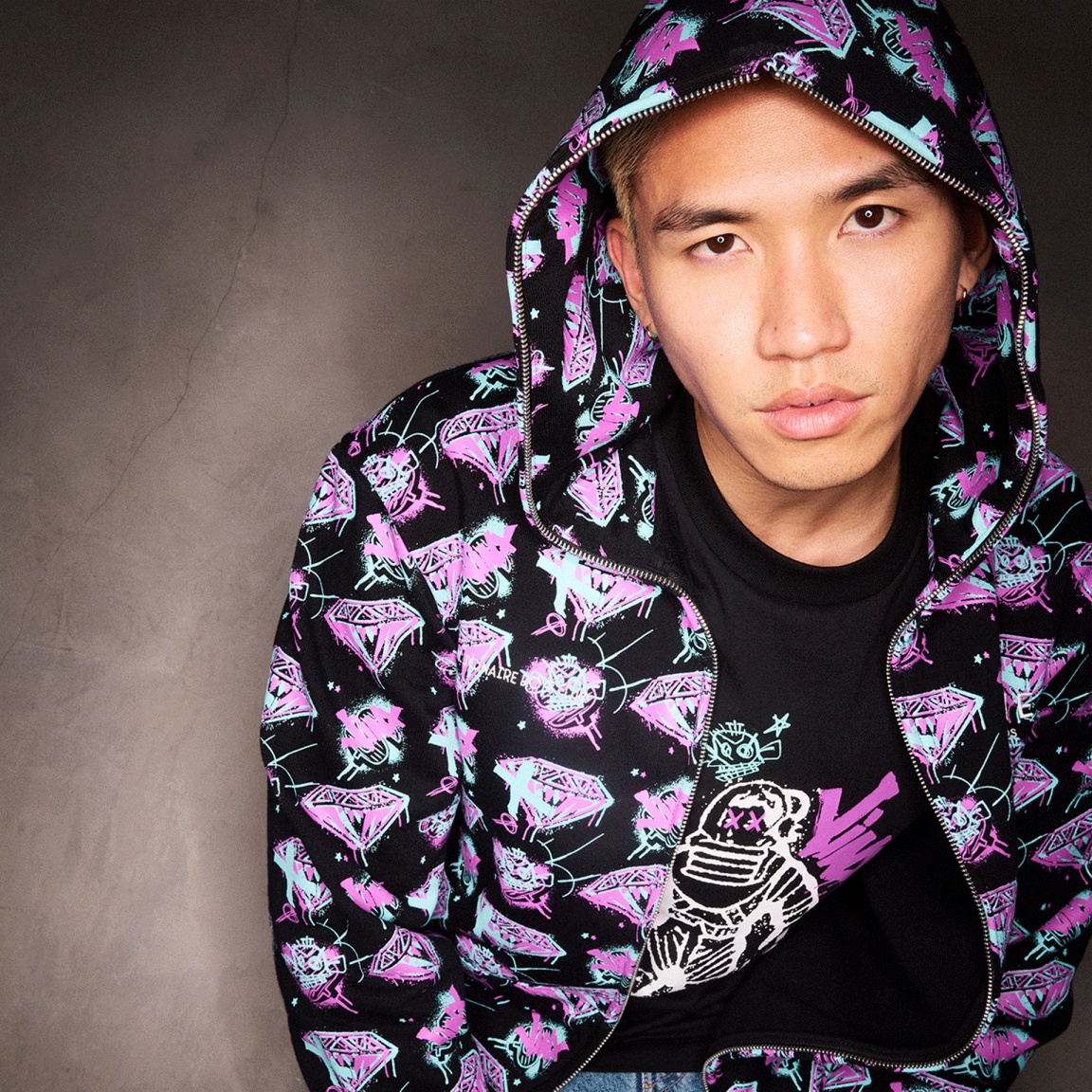 《奧術》推出超勸敗周邊，艾克定情項鍊、1/7 吉茵珂絲模型以及與 BBC 聯名的限量膠囊系列！