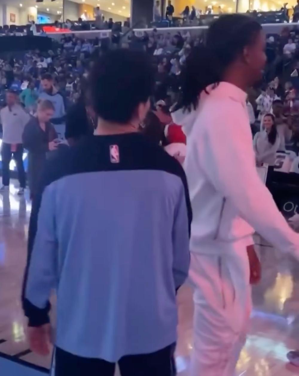 有情有義是我 Ja Morant！河村勇輝遭人惡意撞擊，Ja Morant 為他挺身而出！