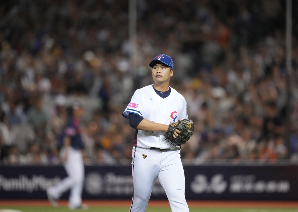 打線被全面封鎖！中華隊 1：3 不敵日本，12 強苦吞首敗！