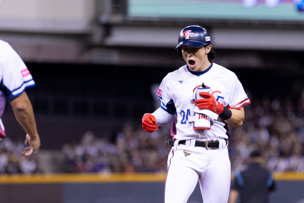 打線被全面封鎖！中華隊 1：3 不敵日本，12 強苦吞首敗！