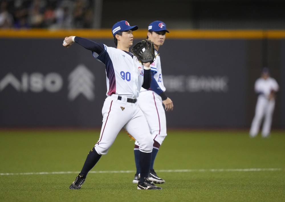 打線被全面封鎖！中華隊 1：3 不敵日本，12 強苦吞首敗！