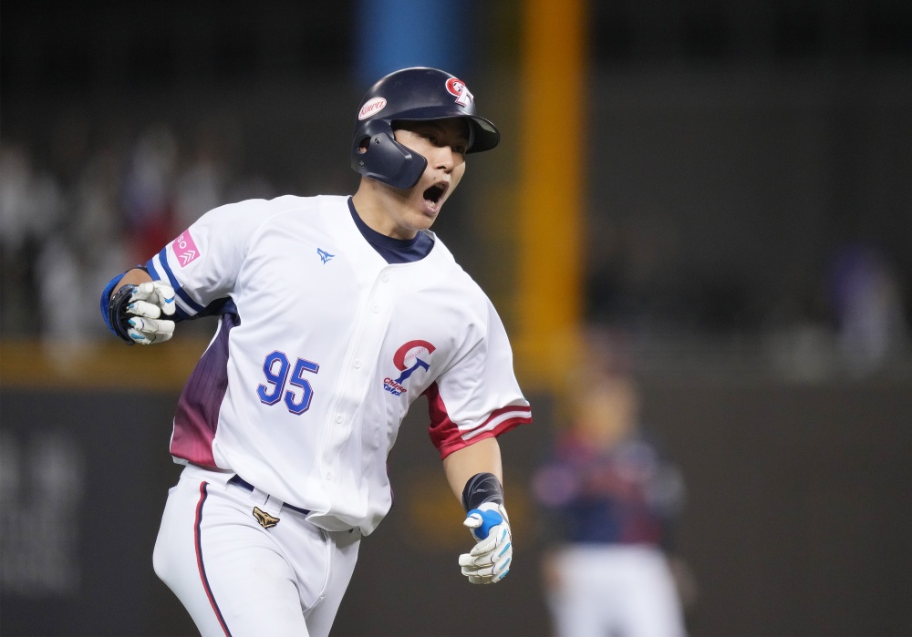 打線被全面封鎖！中華隊 1：3 不敵日本，12 強苦吞首敗！