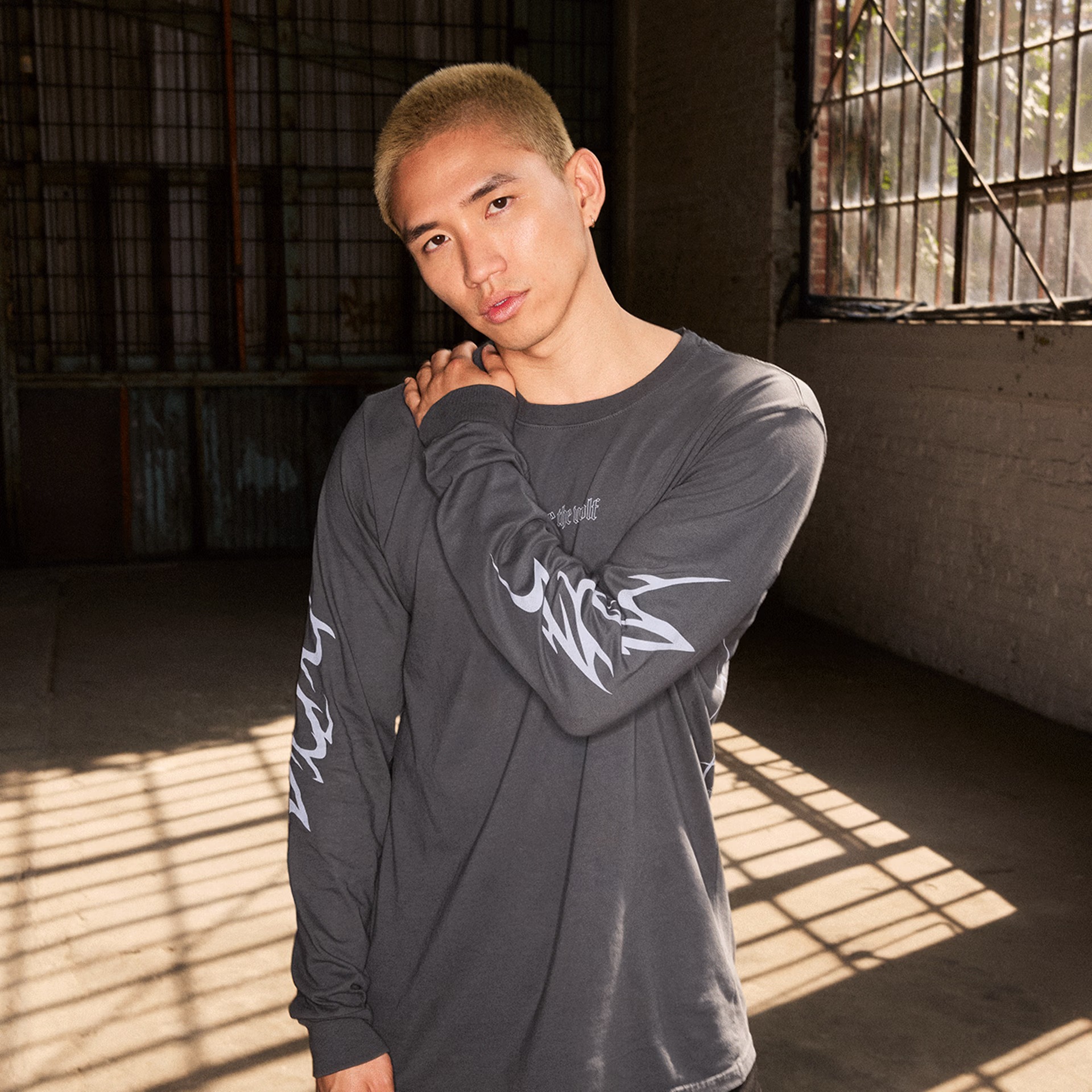 《奧術》推出超勸敗周邊，艾克定情項鍊、1/7 吉茵珂絲模型以及與 BBC 聯名的限量膠囊系列！