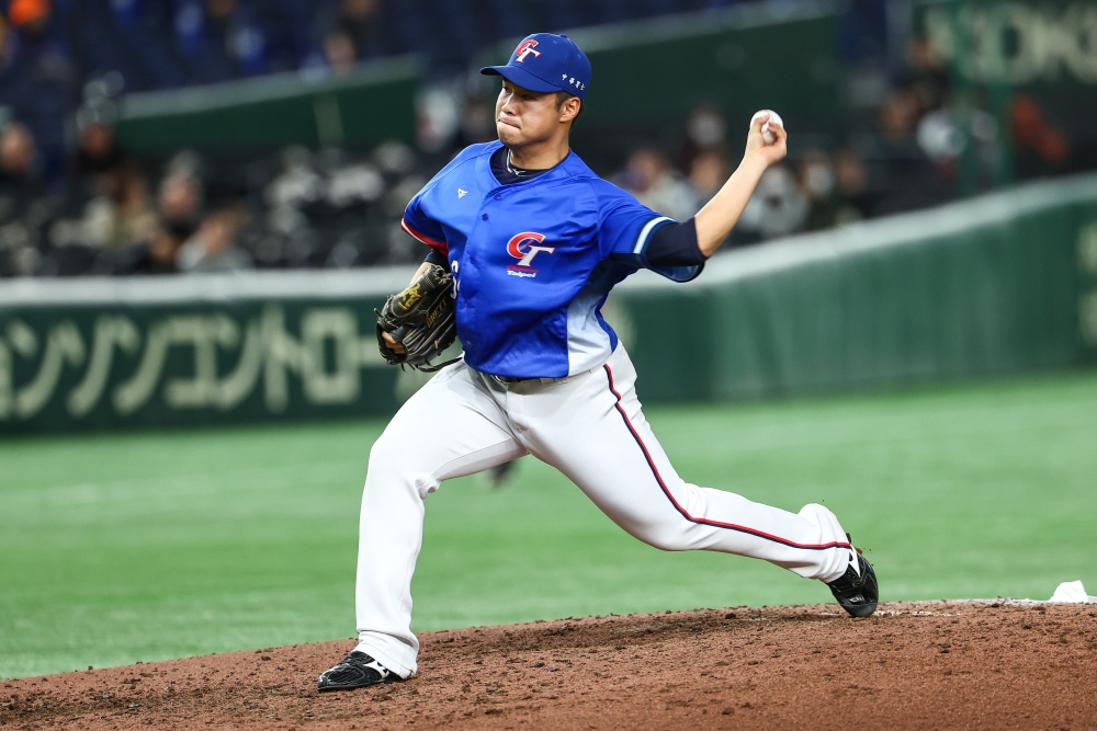 世界棒球 12 強｜江坤宇清壘安打狂灌五分！中華隊 8：2 擊敗美國，收下複賽首勝！