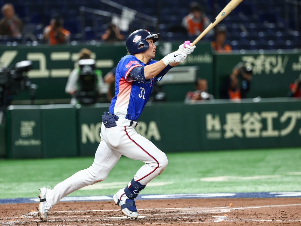世界棒球 12 強｜江坤宇清壘安打狂灌五分！中華隊 8：2 擊敗美國，收下複賽首勝！