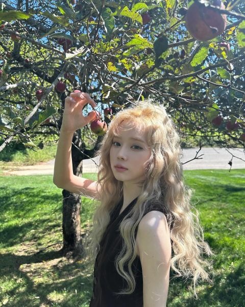 地表最強仙氣！aespa Winter 公開炫耀母親神顏值，網評價：｢原來 Winter 的美貌是遺傳」