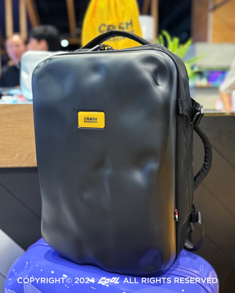 自帶傷痕的行李箱「CRASH BAGGAGE」品牌大使黃宣：有種你就摔，變形更好看！