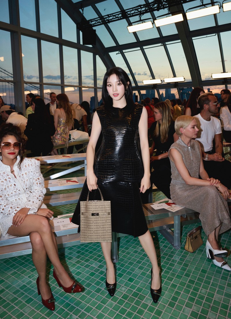 火辣形象照曝光！宋雨琦成為 TORY BURCH 包袋、鞋履最新代言人！