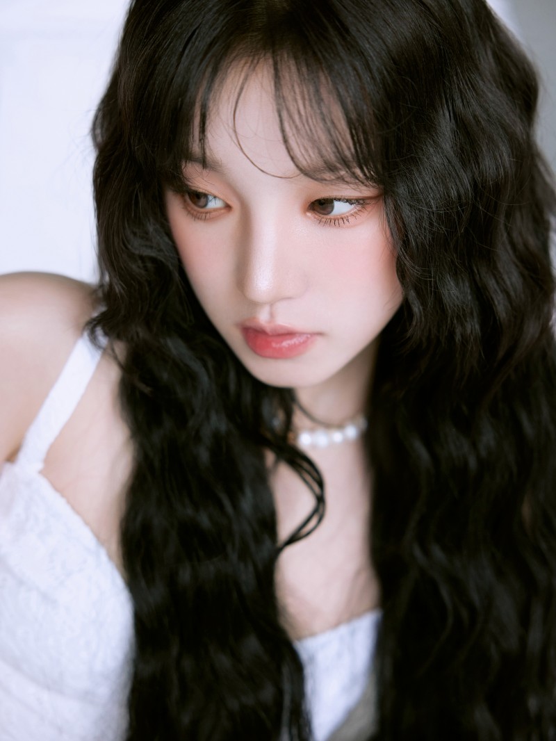 火辣形象照曝光！宋雨琦成為 TORY BURCH 包袋、鞋履最新代言人！