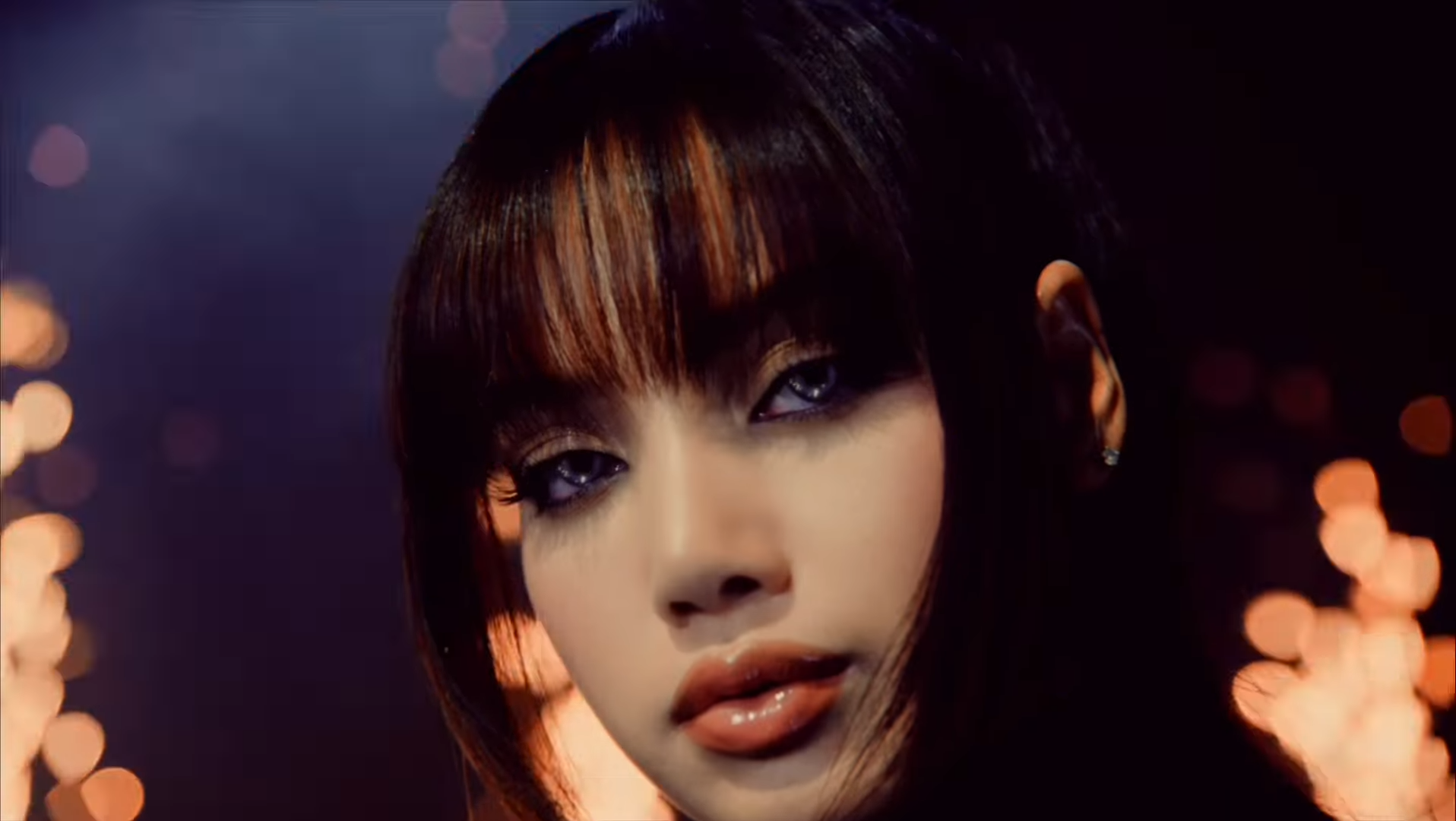 高雄見面會搶先曝光！BLACKPINK LISA 再曝全新歌曲預告！