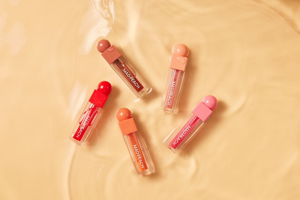 韓國 Olive Young 熱銷彩妝新星「madpeach」強勢進駐寶雅！韓國斷貨流光唇蜜、腮紅面霜...都買得到