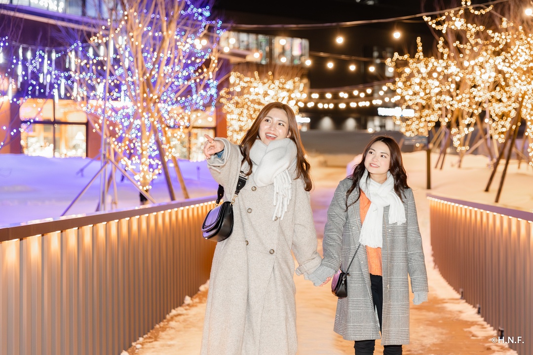 棒球熱！北海道熱門新景點「HOKKAIDO BALLPARK F VILLAGE」居然能邊泡溫泉邊看球賽，太享受了吧！