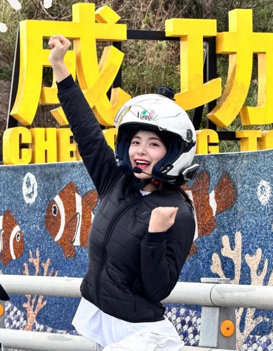 李多慧再當台灣觀光大使！遊小琉球影片曝光，穿小背心騎車超在地！