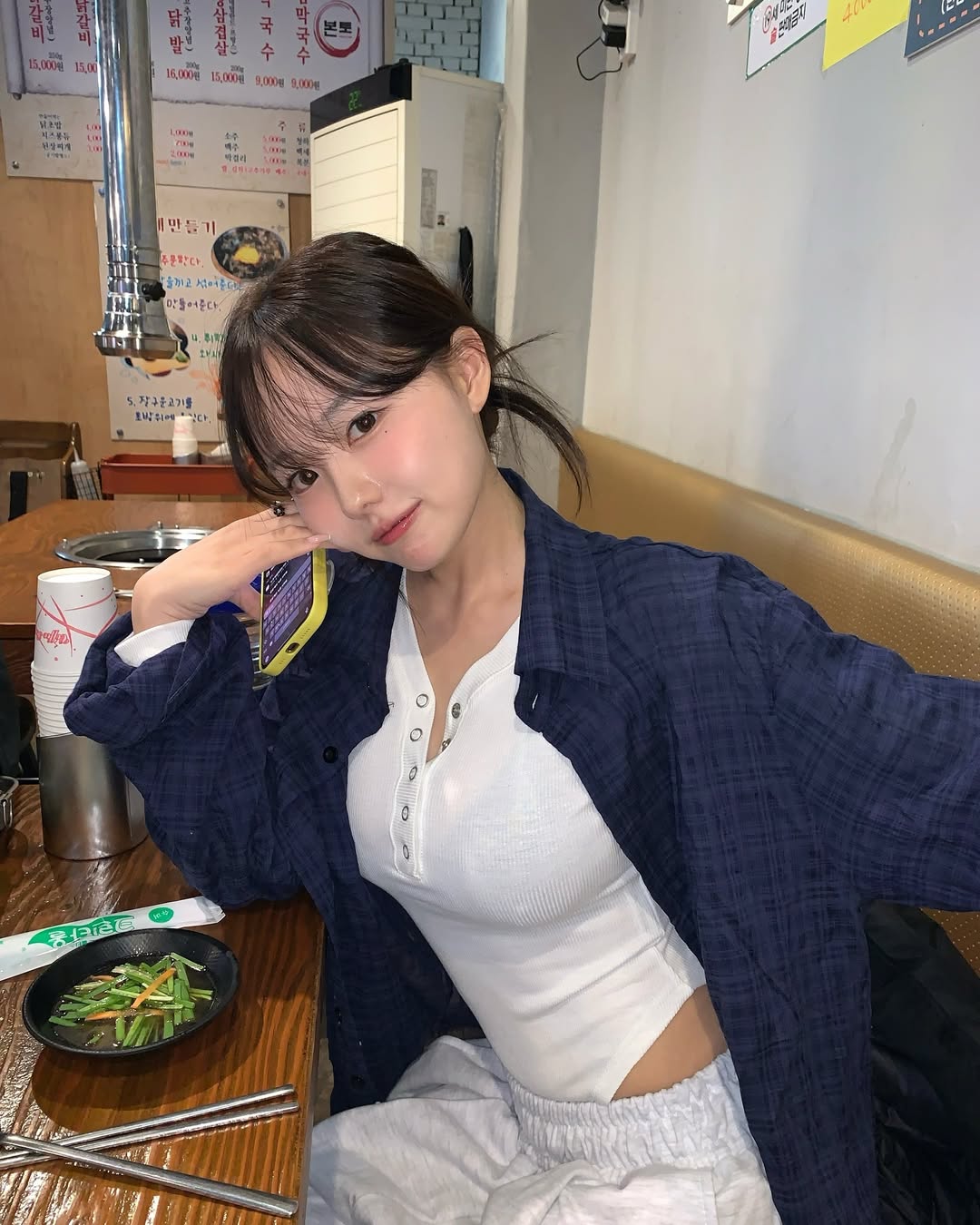 拿「南韓戒嚴令」當梗賣團購品挨轟！百萬正妹網紅緊急刪文依然遭轟