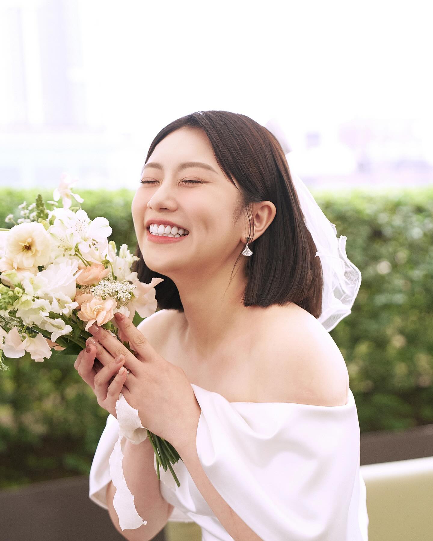 恭喜！婁峻碩、焦凡凡結婚了，愛情長跑 8 年互訂終生「絕美婚紗曝光」