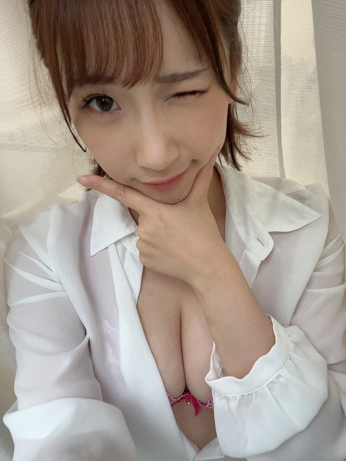肉感 vs. 纖細怎麼選？日本 AV 女優美園和花近年消風一圈，胖瘦時期各擁粉絲支持！
