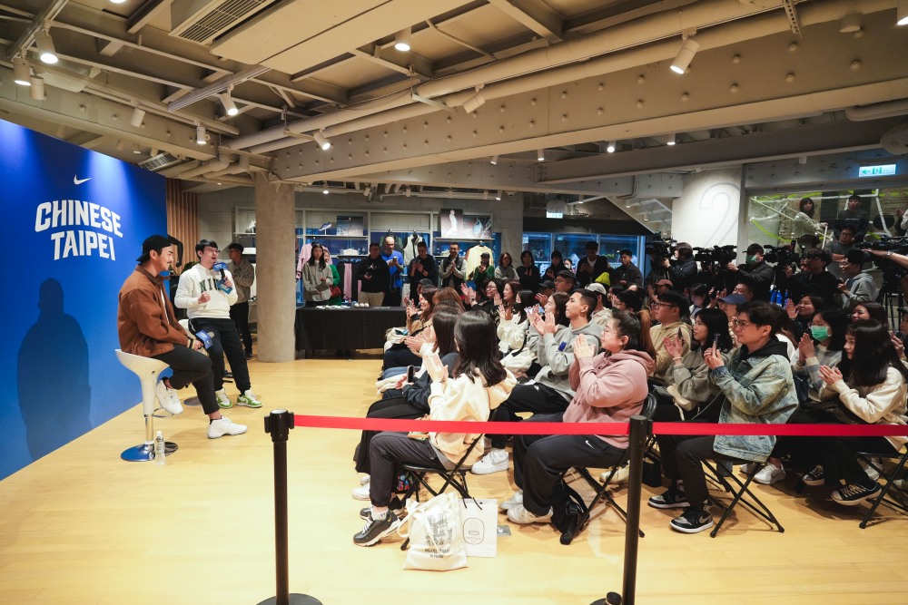 林家正擔任 Nike 西門紅樓一日店長！家政婦擠爆西門町！