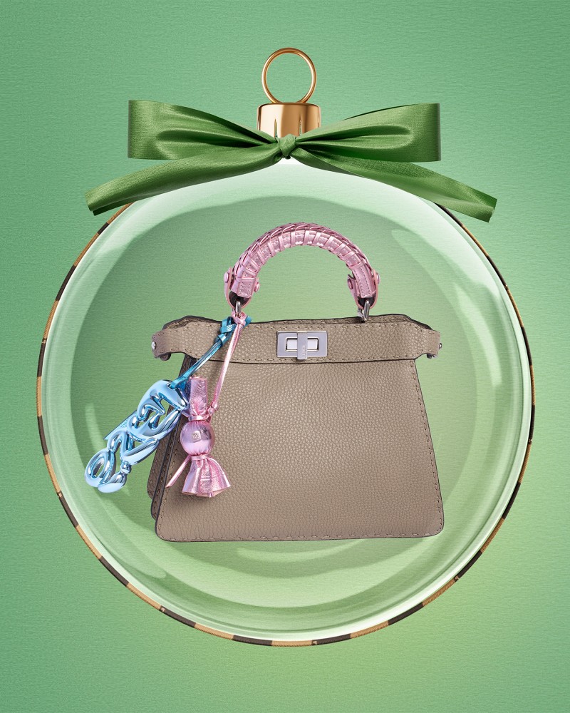 看著都餓了！FENDI Fendilicious 系列：把你愛的薯條、熱狗變成吊飾！
