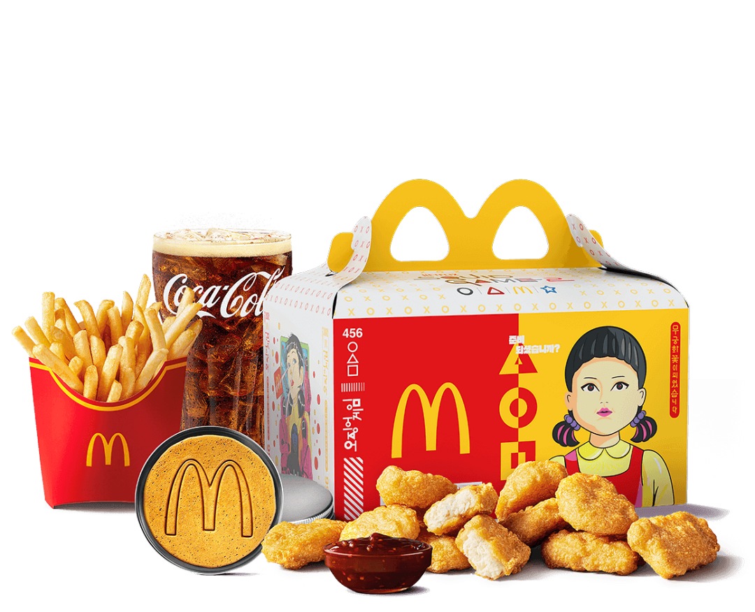 麥當勞太虧賊啦！聯手 Netflix《魷魚遊戲》打造麥克雞塊套餐！加送限定 M 字 logo「椪糖」麥粉：好想要