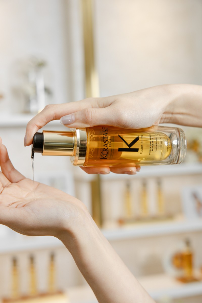 20 秒就賣出一支！KÉRASTASE 全新升級奢光小金油「金緻柔馭山茶花鎏光露」全方位保護秀髮！