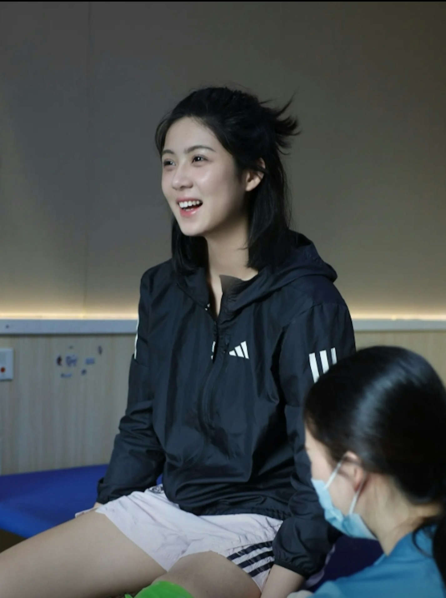 羨慕男友！身高 190cm 女籃正妹卓識轟動批踢踢表特版，鄉民大讚：「歷年華人籃球界最正」