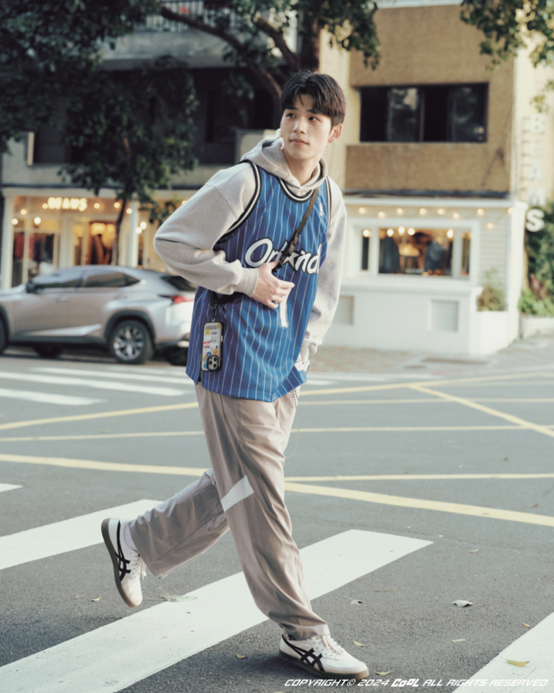 王品澔的穿搭哲學：手機殼才是時尚靈魂！從街頭潮流到日常休閒，帶你看 CASETiFY 年度人氣男生印花