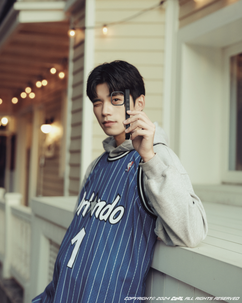 王品澔的穿搭哲學：手機殼才是時尚靈魂！從街頭潮流到日常休閒，帶你看 CASETiFY 年度人氣男生印花