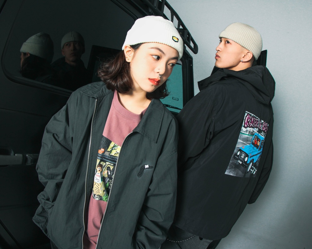 人氣紅色小狗襲來！台灣潮流名所 Less 三度攜手日本插畫家 Charr 推出聯名系列