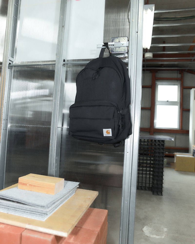INVINCIBLE® 再度攜手 Carhartt WIP 推出全新聯名系列，重塑經典工裝！