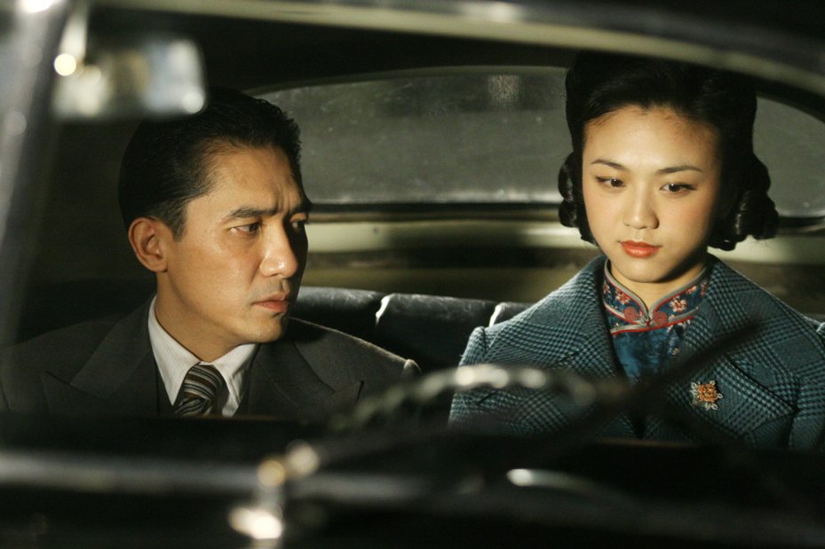 《色‧戒》2025 元旦重映！3 位影人映後再造巔峰：梁朝偉進軍好萊塢、湯唯摘下百想視后，李安將獲美國導演工會終身成就獎！