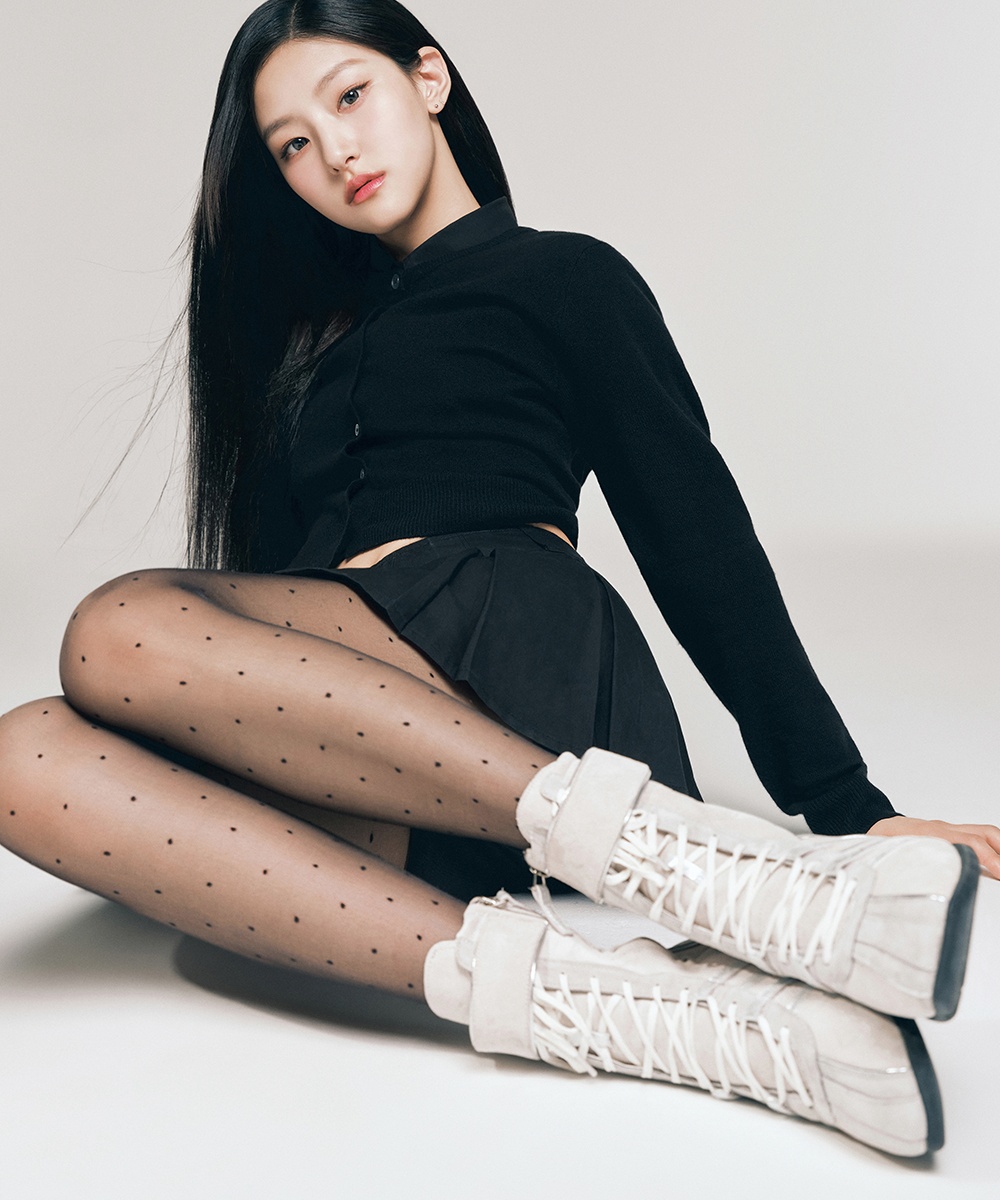 Rockfish聯名韓國女團KISS OF LIFE，復古保齡球綁帶鞋好氣質！還可免費搭配吊飾配件DIY！