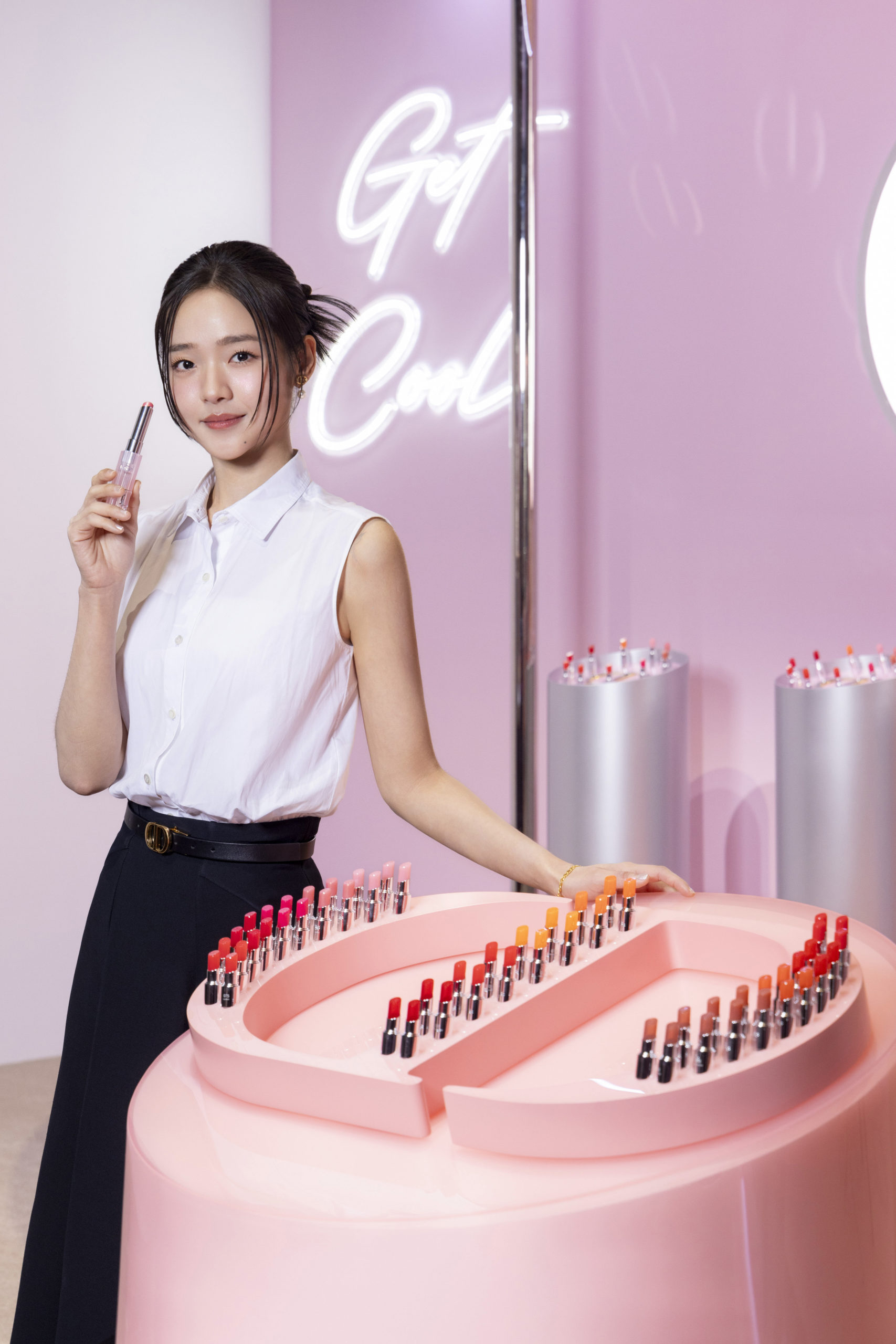 2025全新「迪奧癮誘粉漾潤唇膏」粉嫩上市！粉漾霓光樂園四大互動打卡點要拍爆！