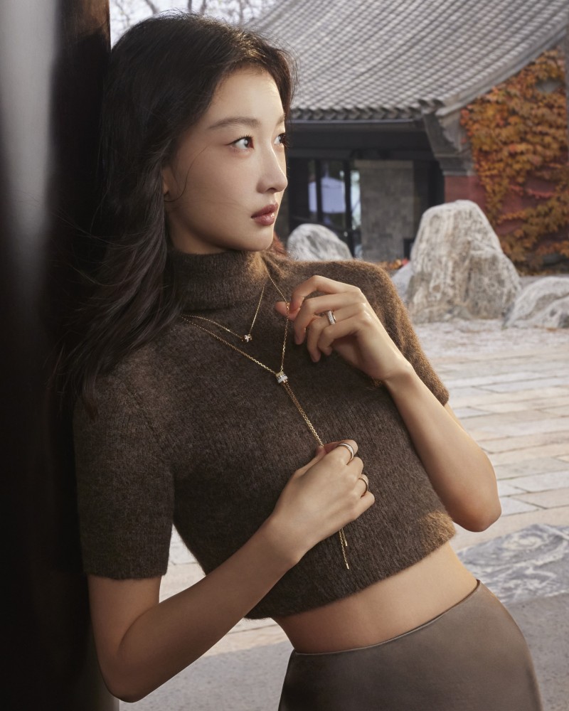 這是什麼夢幻組合！周冬雨、阮經天演繹寶詩龍 2025 新春形象廣告！