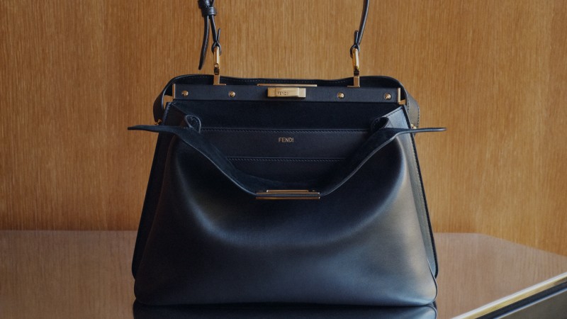 體積小但超能裝！FENDI 新款PEEKABOO SOFT SMALL 來了！