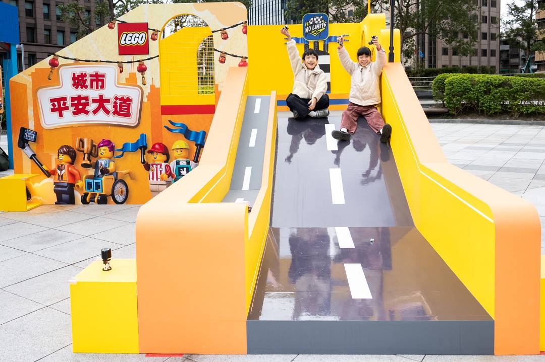 樂高®「開運迎新春」3 公尺財神爺許願池必卡打！３大趣味闖關體驗招財轉運過好年