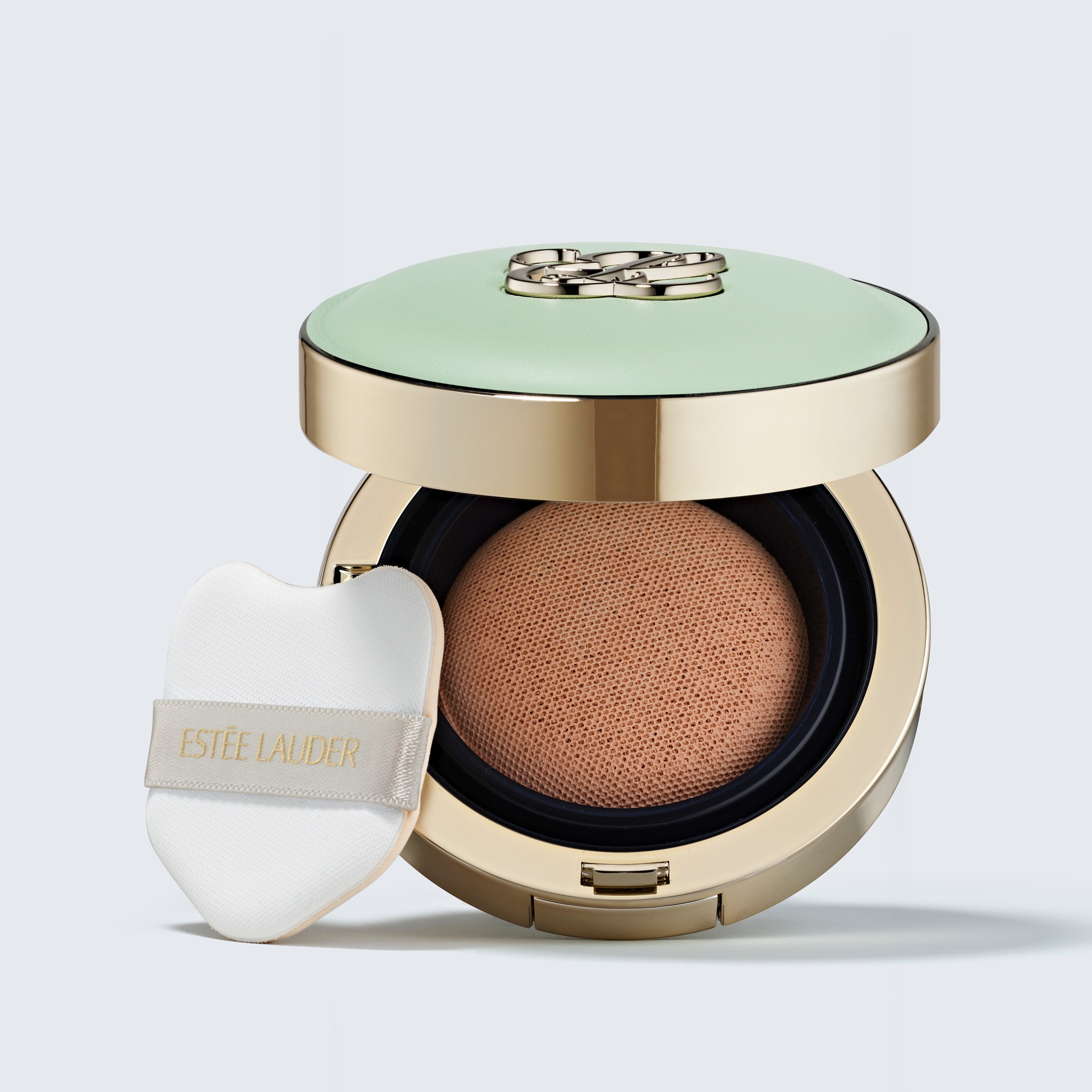 2025情人節彩妝新品推薦TOP5｜超美限定色號，打造甜蜜約會妝容！