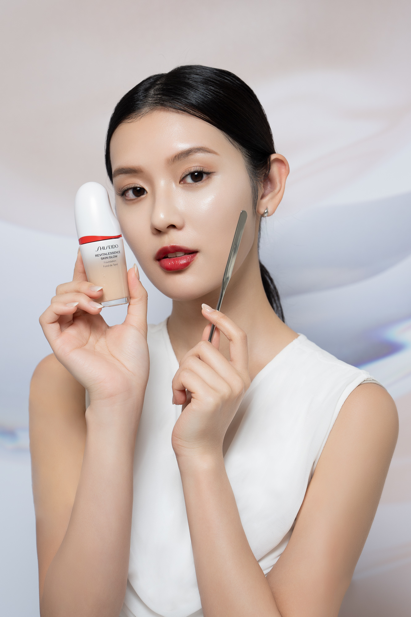 甩開沙漠乾肌惡夢～秋冬超服貼人氣專櫃粉霜TOP.9推薦：BOBBI BORWN太好用、RMK新品太驚艷！