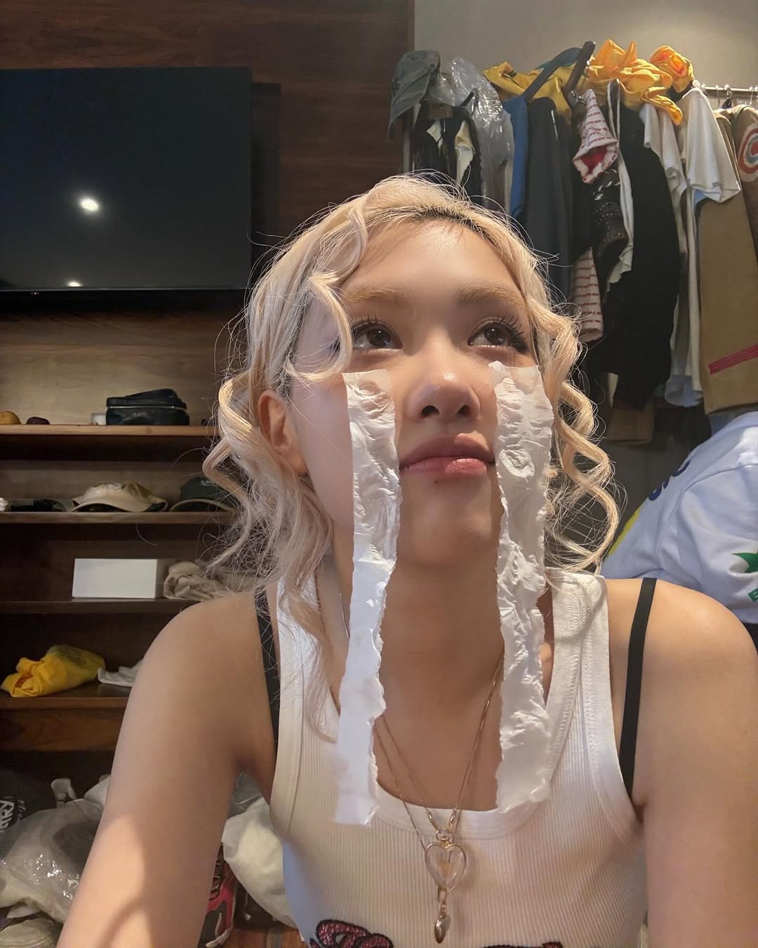 阿帕刺打破紀錄！Rosé 聯手 Bruno Mars 歌曲〈APT.〉 MV 突破十億點閱！