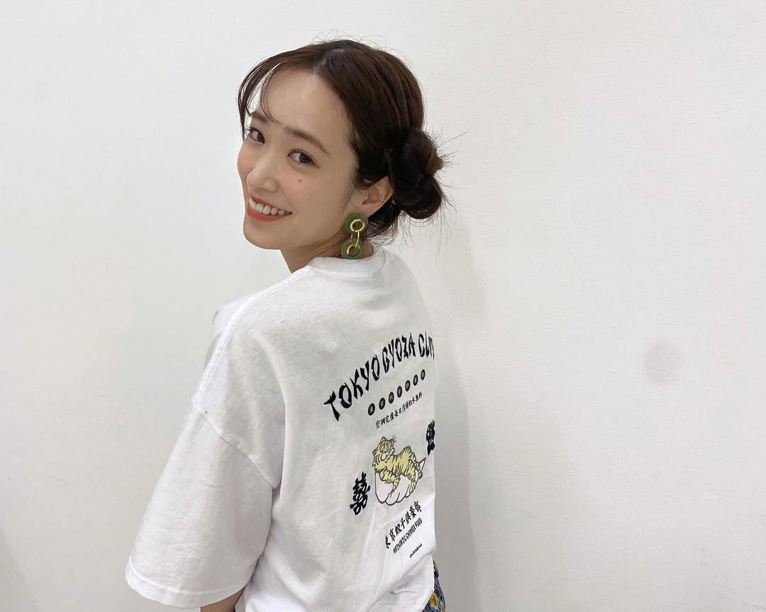 女團偶像寫真大公開！日向坂 46 隊長佐佐木久美清新甜笑令人戀愛，紀錄倒數愛豆生涯！