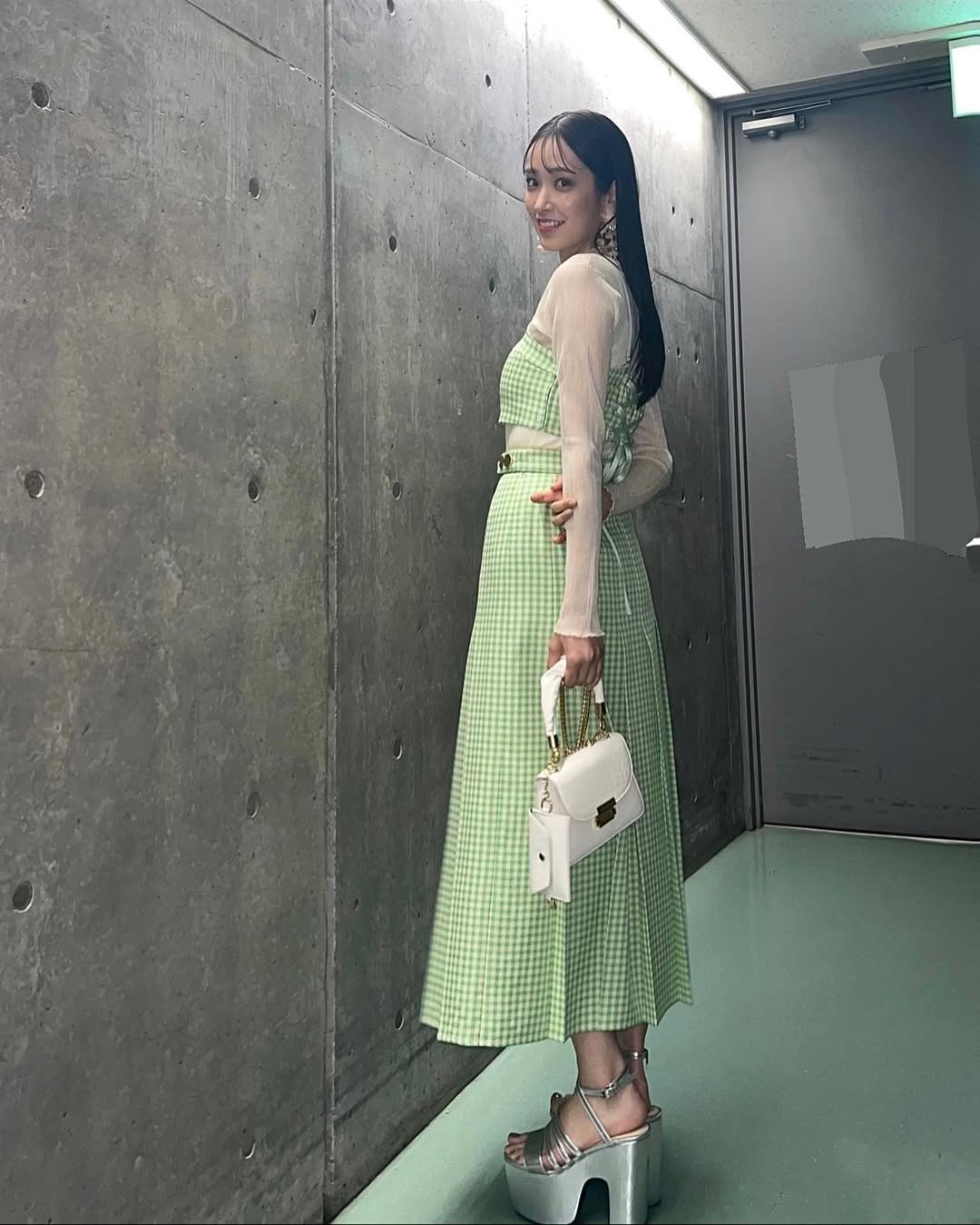 女團偶像寫真大公開！日向坂 46 隊長佐佐木久美清新甜笑令人戀愛，紀錄倒數愛豆生涯！