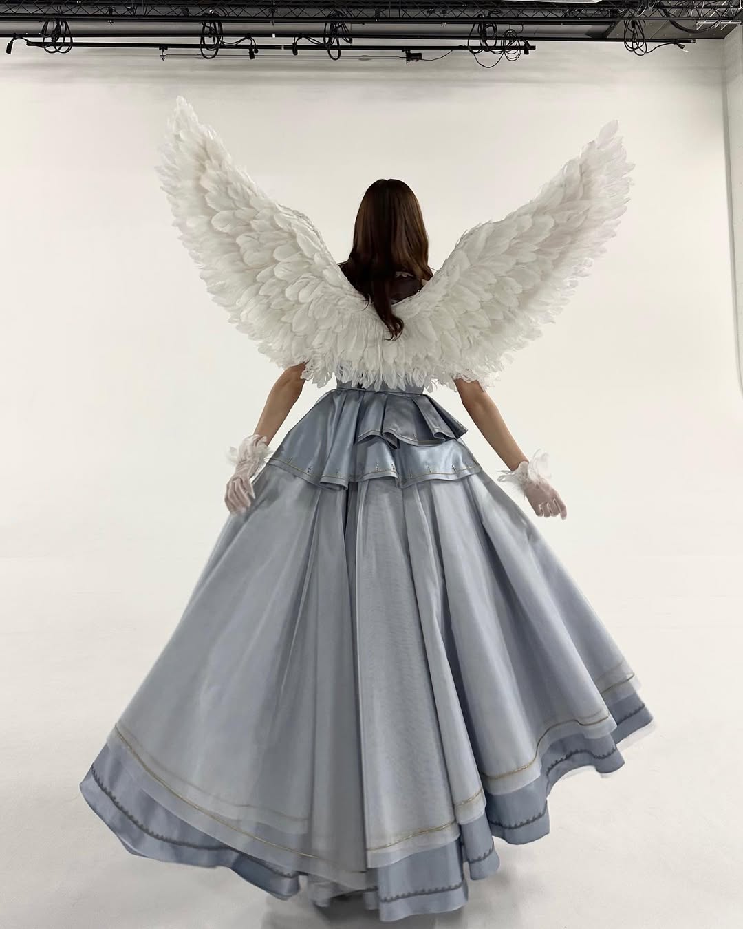 女團偶像寫真大公開！日向坂 46 隊長佐佐木久美清新甜笑令人戀愛，紀錄倒數愛豆生涯！