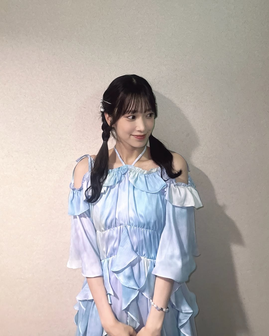 女團偶像寫真大公開！日向坂 46 隊長佐佐木久美清新甜笑令人戀愛，紀錄倒數愛豆生涯！