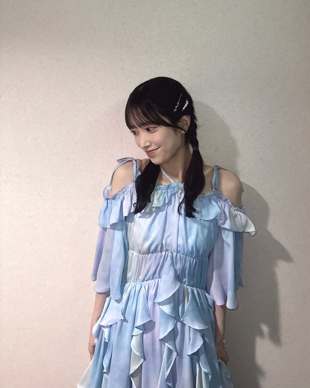 女團偶像寫真大公開！日向坂 46 隊長佐佐木久美清新甜笑令人戀愛，紀錄倒數愛豆生涯！